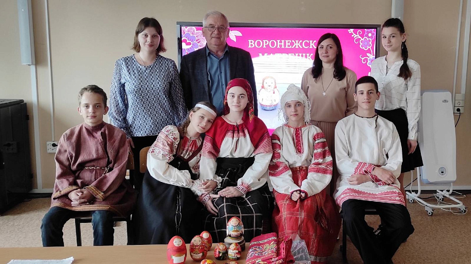 Воронежским студентам рассказали о значении народного творчества в педагогике